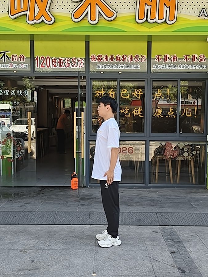 顾客坚持后侧面